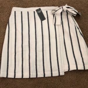 Wrap-Skirt, brand new, with tags